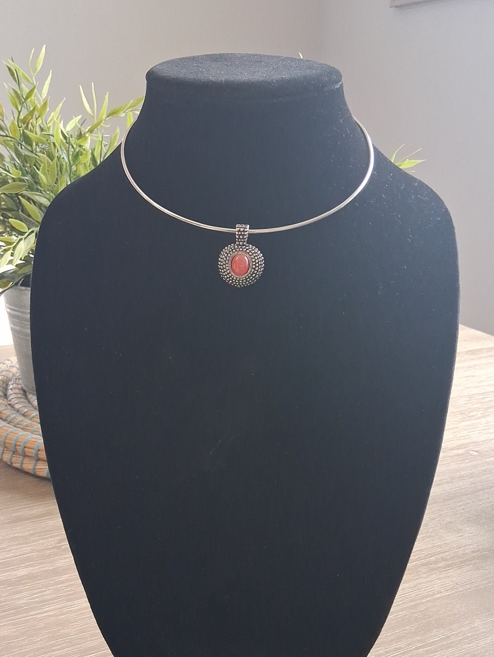 Rigid Collar-Style Choker Necklace with Coral Red Pendant